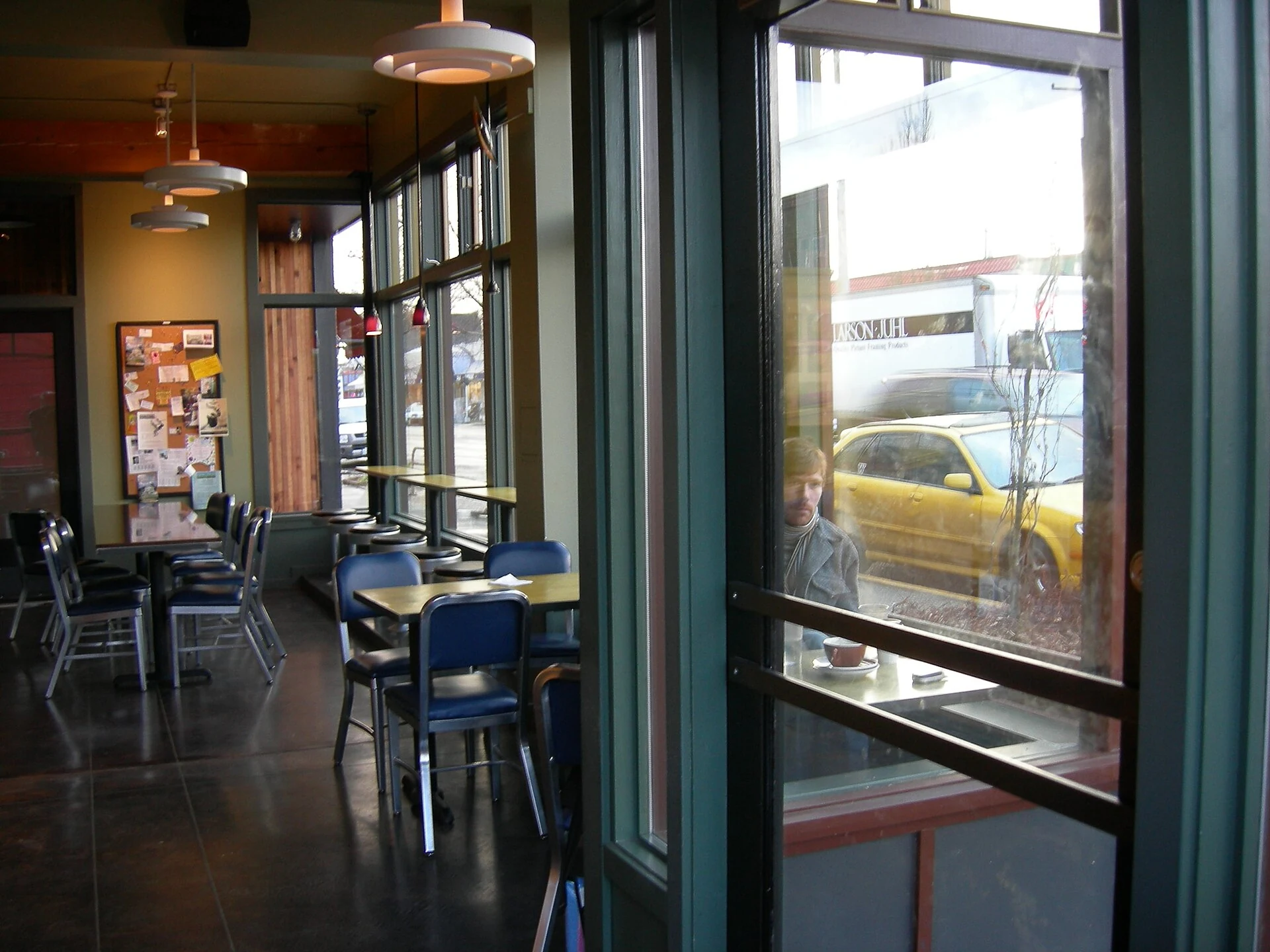 Window seating inside a neighborhood café